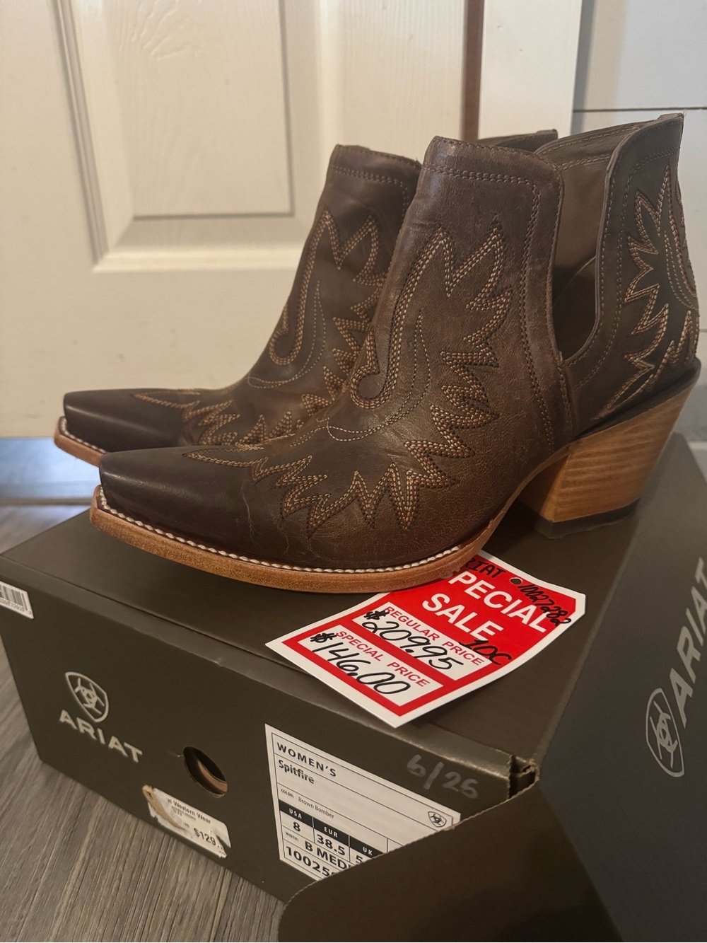 Ariat Women's Dixon Short Booties Brown Size 10C Wide